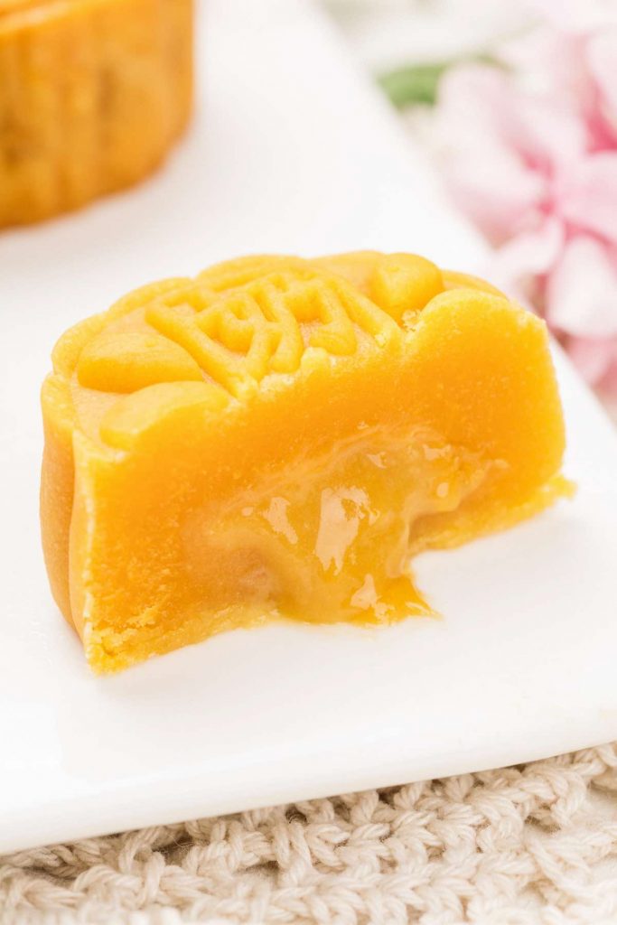 Lava Custard Mooncake