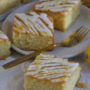 Lemon Drizzle Traybake!